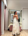 Abito lungo in tulle con volant
