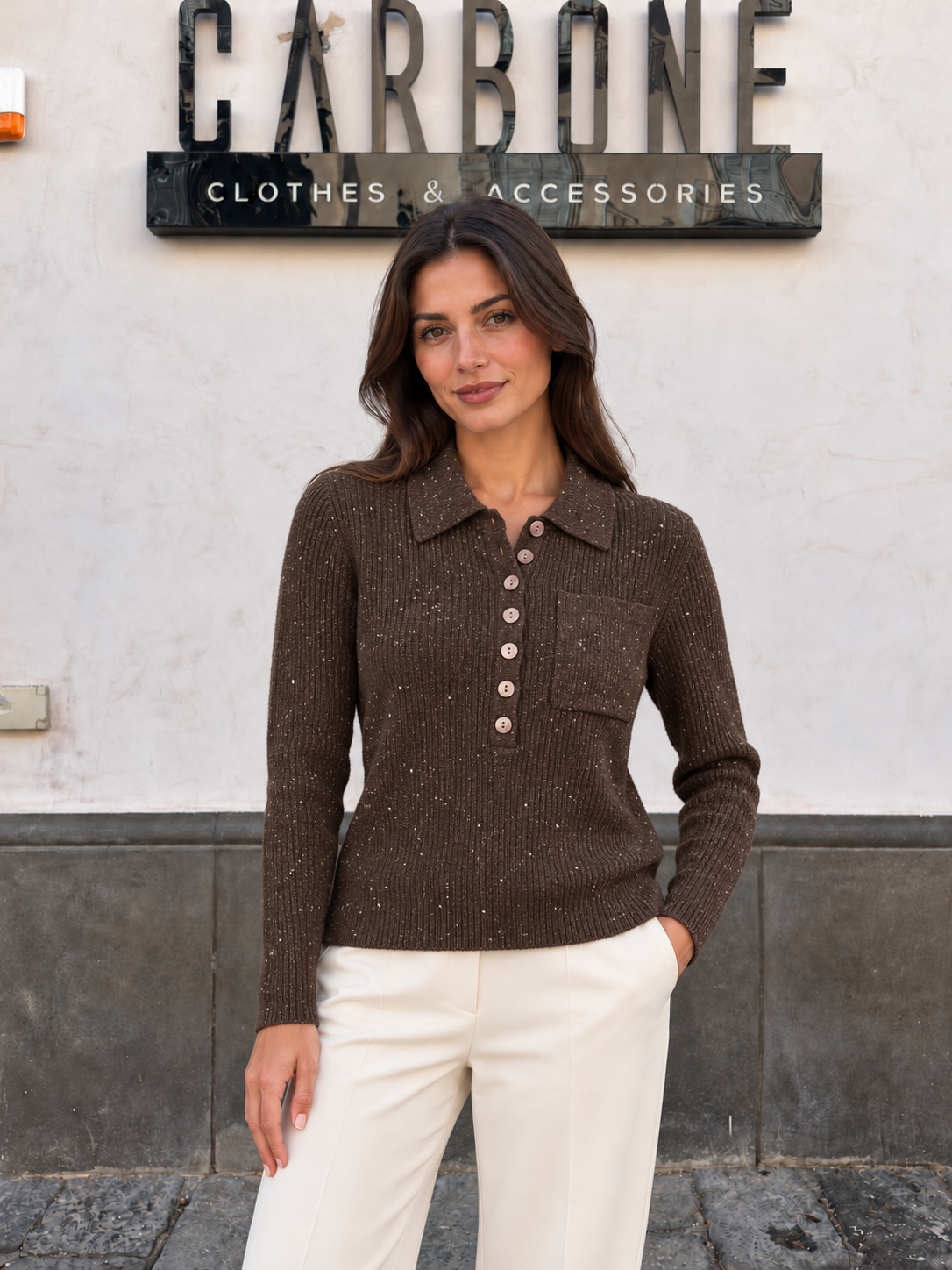 Maglia polo mélange 7000 cioccolato indossata
